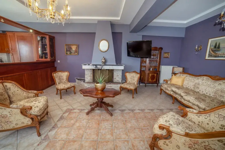 Kiritsis Stylish Apartment