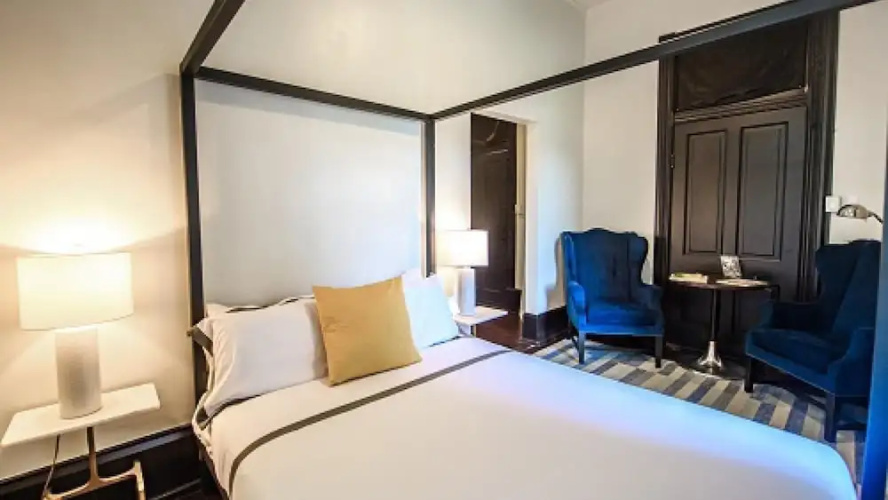Hotel Giles