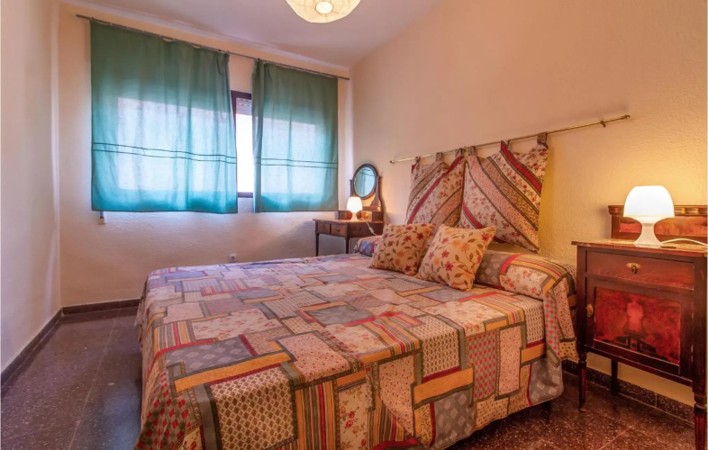 Nice apartment in Torrevieja with 3 Bedrooms