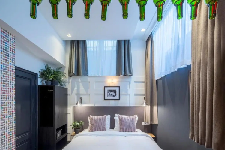 Deluxe Triple Cellar (Basement) room