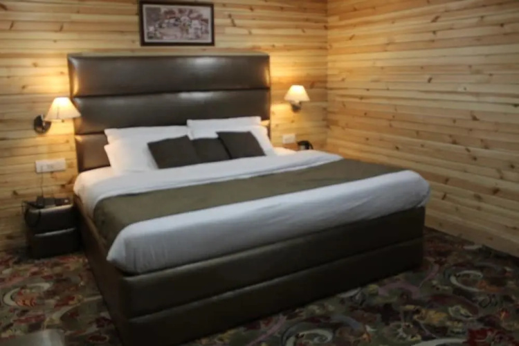 Krystal Hotel