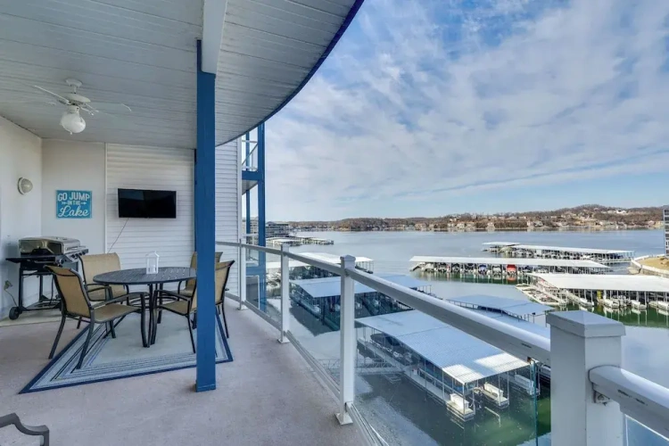 2 Bedrooms Apartment with balcony