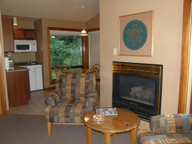 Tsa-Kwa-Luten Lodge