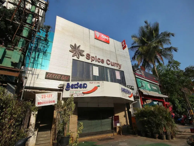 SR Legend Inn by OYO Rooms