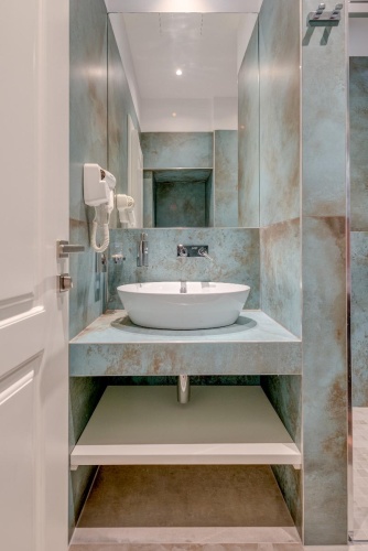 Deluxe Quadruple Suite with sea view