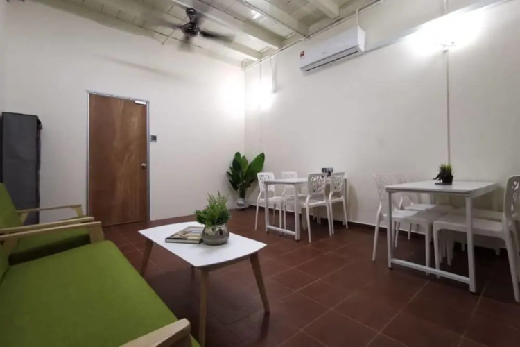 Third Street Station - Hostel