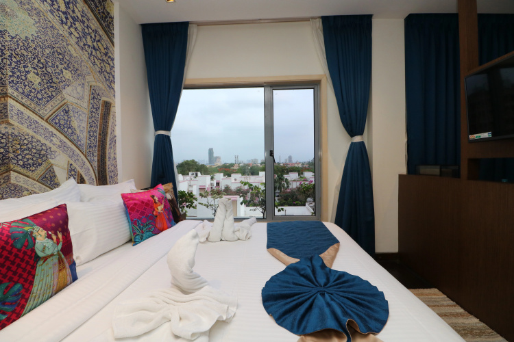 Hotel Gallery 67