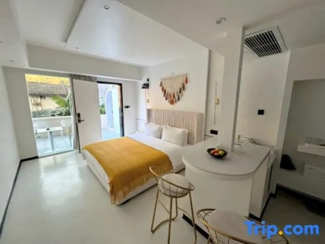 1 Bedroom Suite with river view