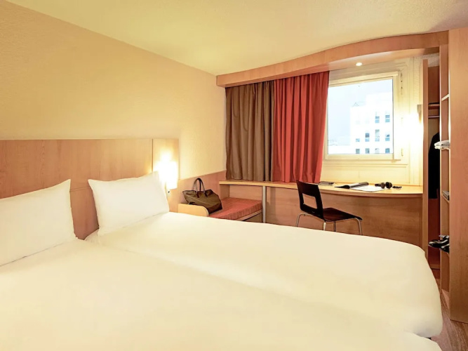 B&B HOTEL Amiens Centre Cathedrale