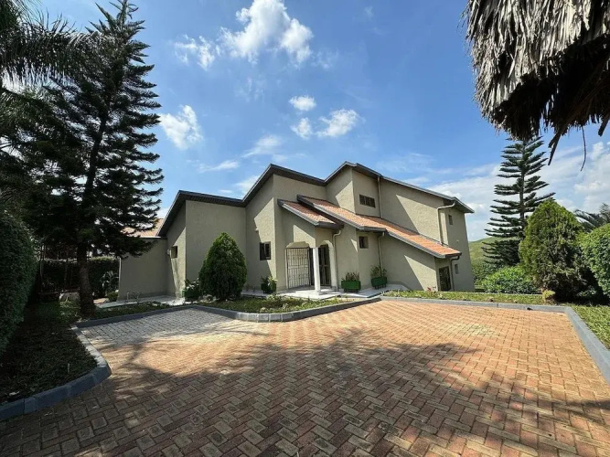 Iwacu Hotel