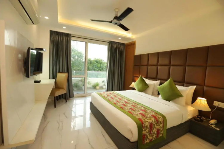 Hotel Keshav Residency - Medicity Gurugram, near Medanta Hospital