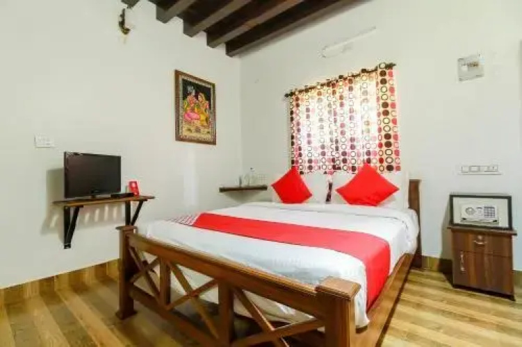 OYO 26741 Cocoon Royale