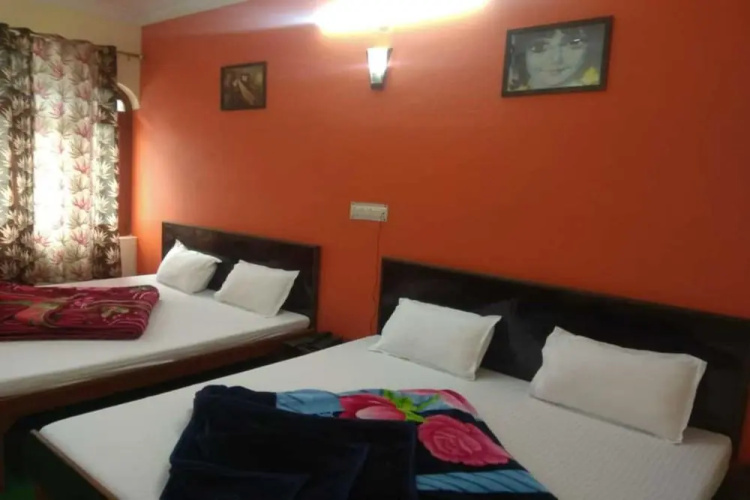 Hotel Him Ganga by Raatri