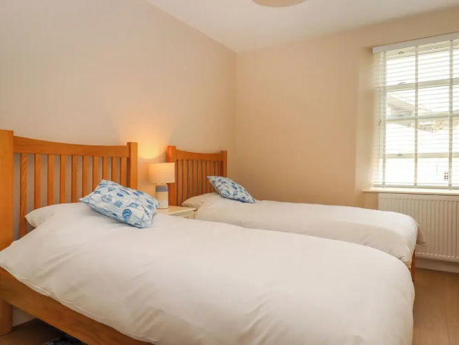 2 Sea Otter House