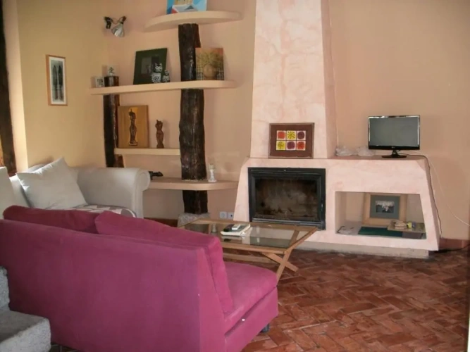 2 Bedrooms Bungalow