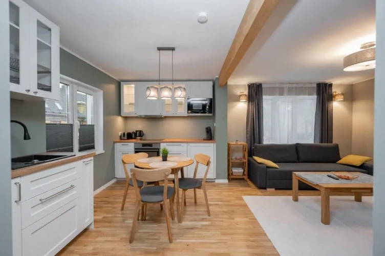 2 Bedrooms Triple Apartment