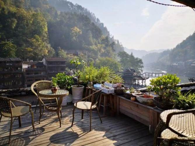 Shuangmeng Jiangjing Inn