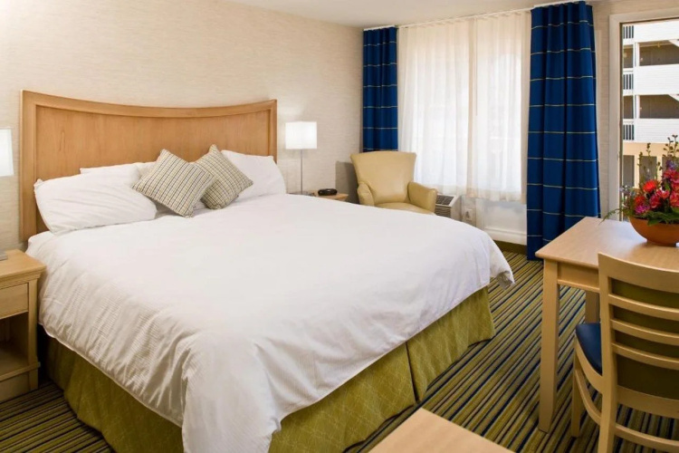 Surfside Hotel and Suites