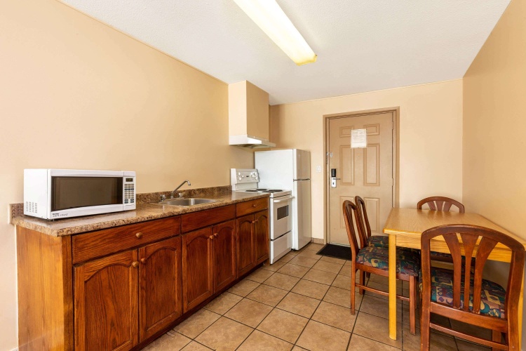 Ramada by Wyndham Coquitlam photo 27