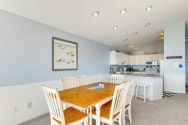 Steps to Beach: Emerald Isle Home w/ Deck!