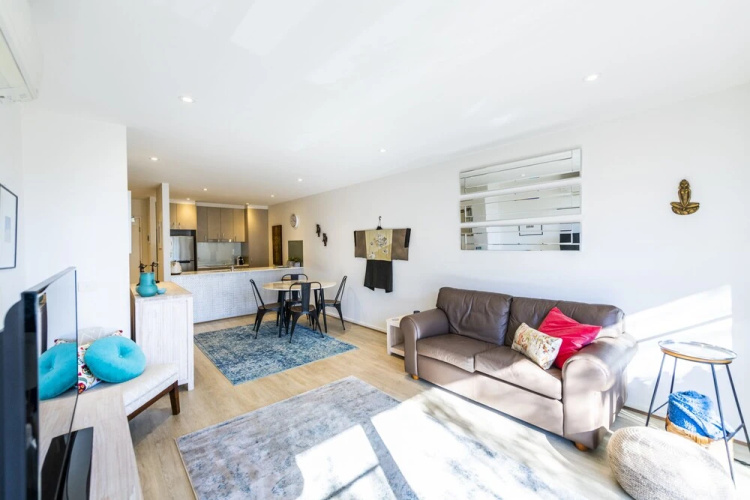 Accommodate Canberra - Envy