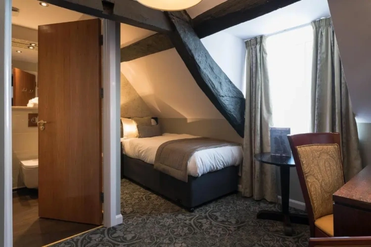 Standard Single room