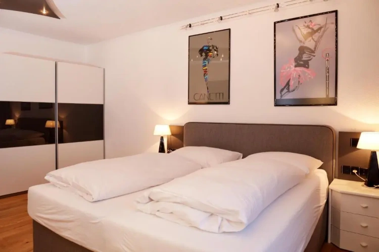 2 Bedrooms Apartment