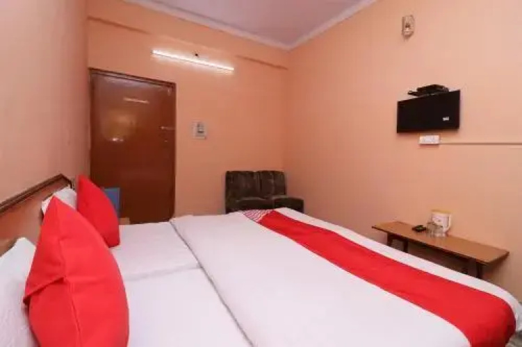 Hotel Amar Palace by OYO Rooms