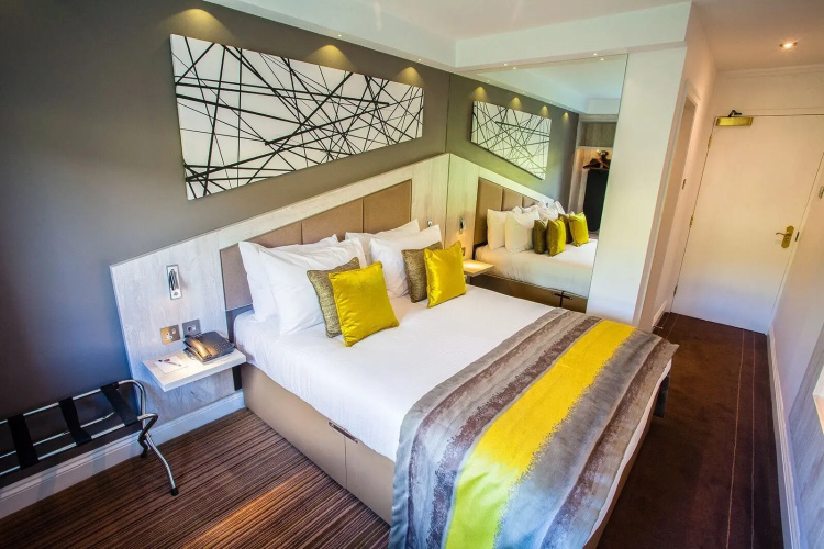 Red Hall Hotel