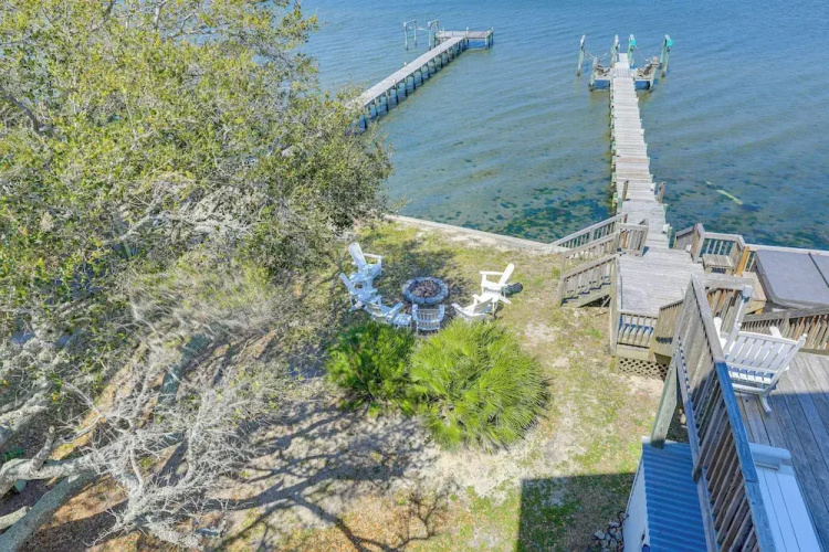 Waterfront Emerald Isle Home w/ Dock Access!
