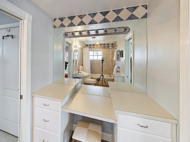 584 Marathon - 3 Br Home