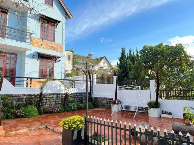 3 Bedrooms Cottage