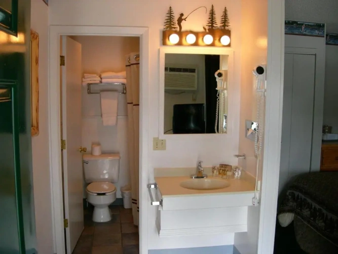 Standard Quadruple room with view