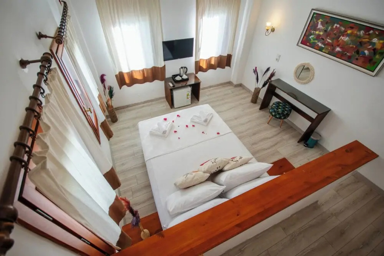 Mam's Datca Pension