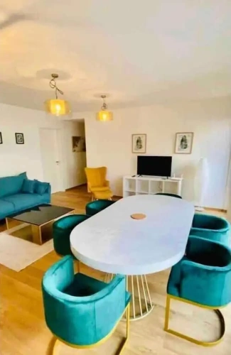 Deluxe Apartment