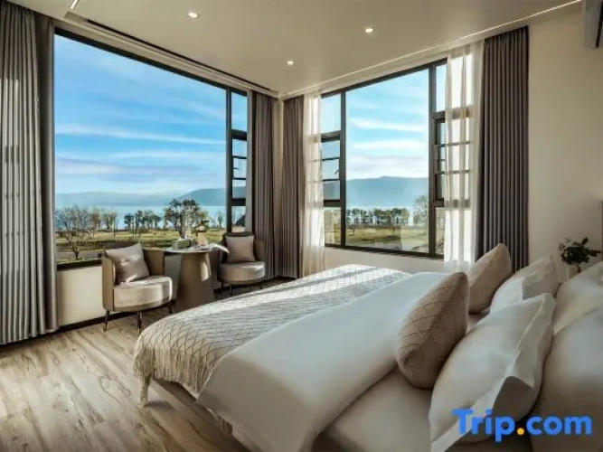 Luxury Suite