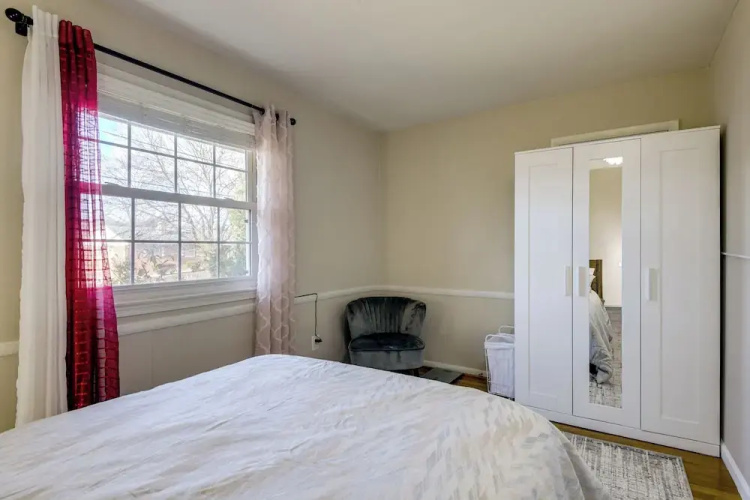 Convenient + Cozy! Apartment in DC Suburbs!