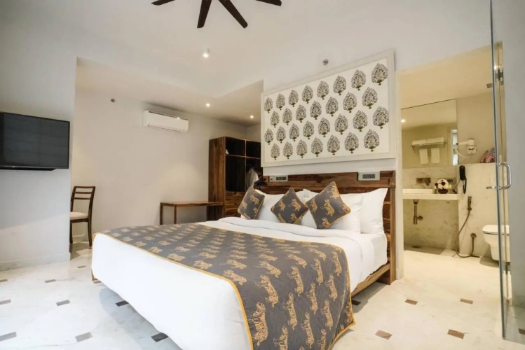 Premier room