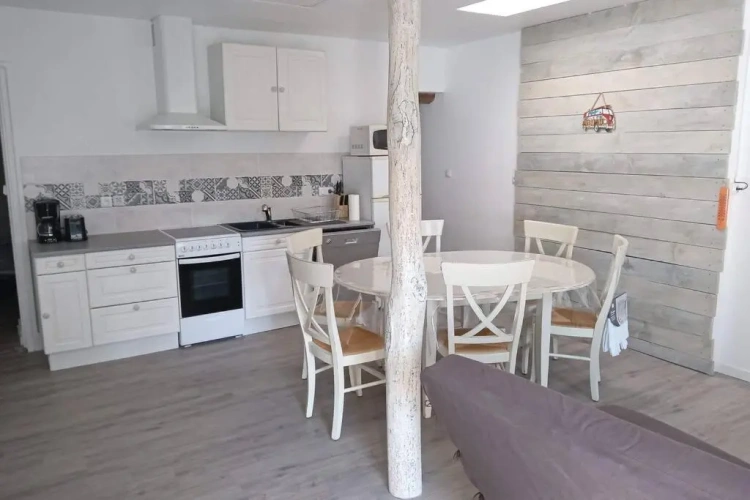 2 Bedrooms Cottage