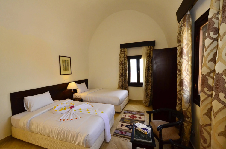 Rohanou Beach Resort
