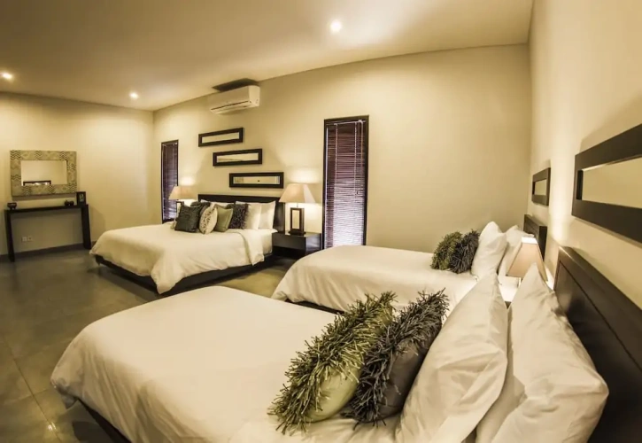 5 Bedrooms Deluxe Villa