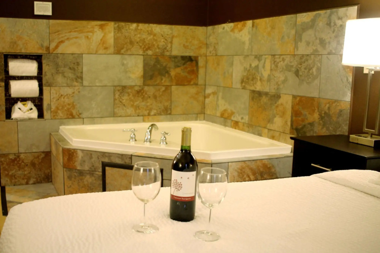 Best Western Plus Des Moines West Inn & Suites photo 15