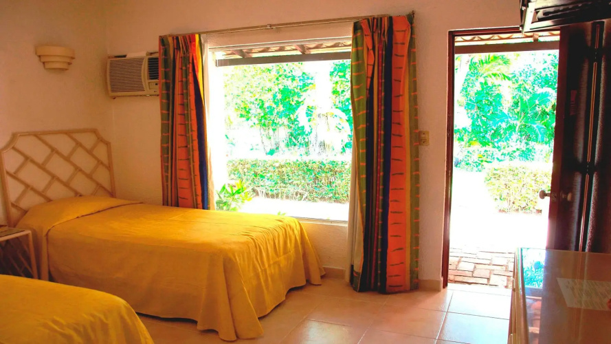 Sands Acapulco Hotel & Bungalows