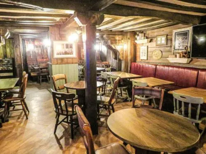The Spiceship Inn