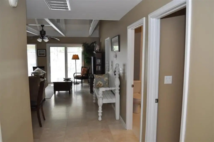 524queen 2 Bedroom Condo