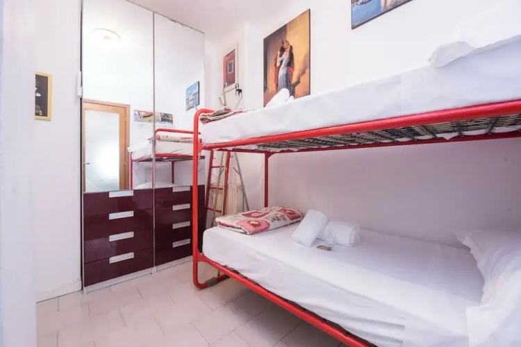 Bright Flat with Terrace near the Beach