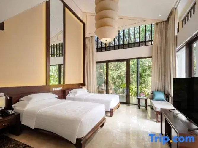 Lagoon Twin Pool Villa