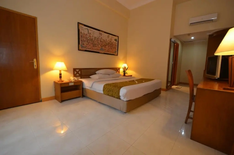 Standard room with pool view