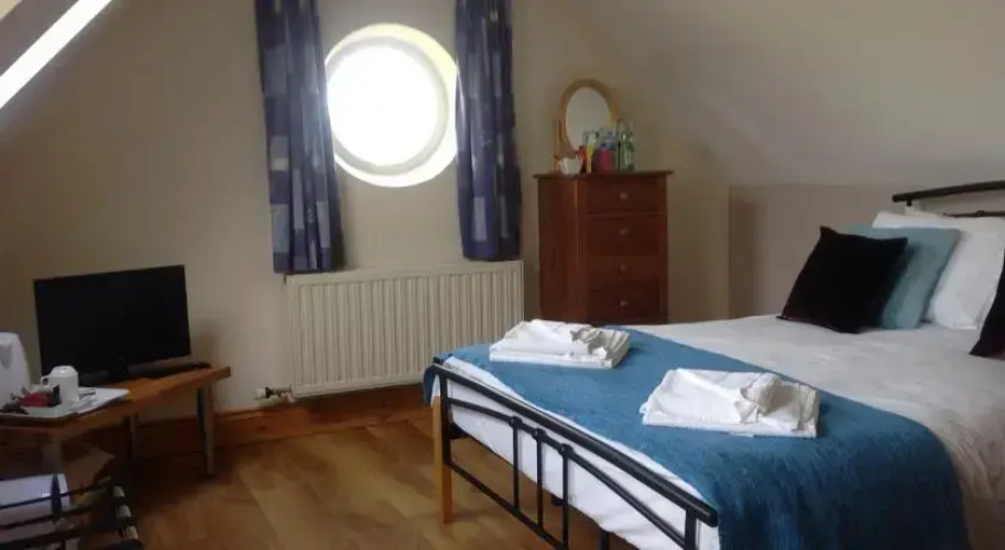 Cronins B&B