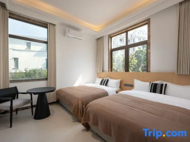 4 Bedrooms Villa